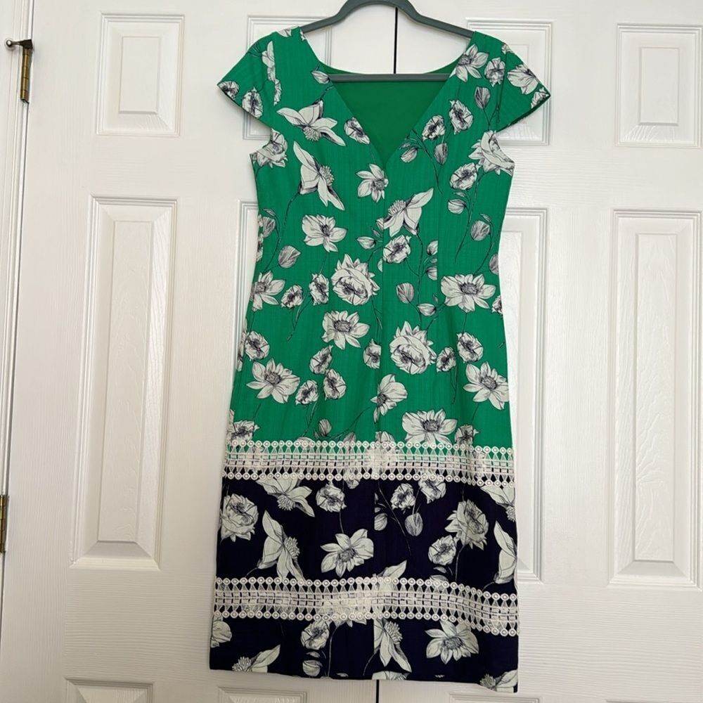 Eliza J Cap Sleeve Green and Blue Floral Print Dress, Size 8 - Picture 4 of 9